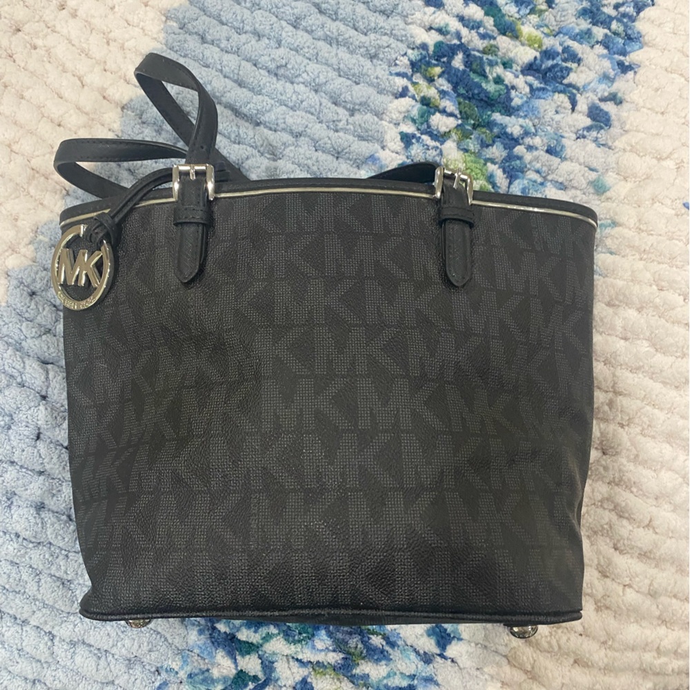 Michael Kors Black Tote Bag- NEVER worn - Picture 3 of 11